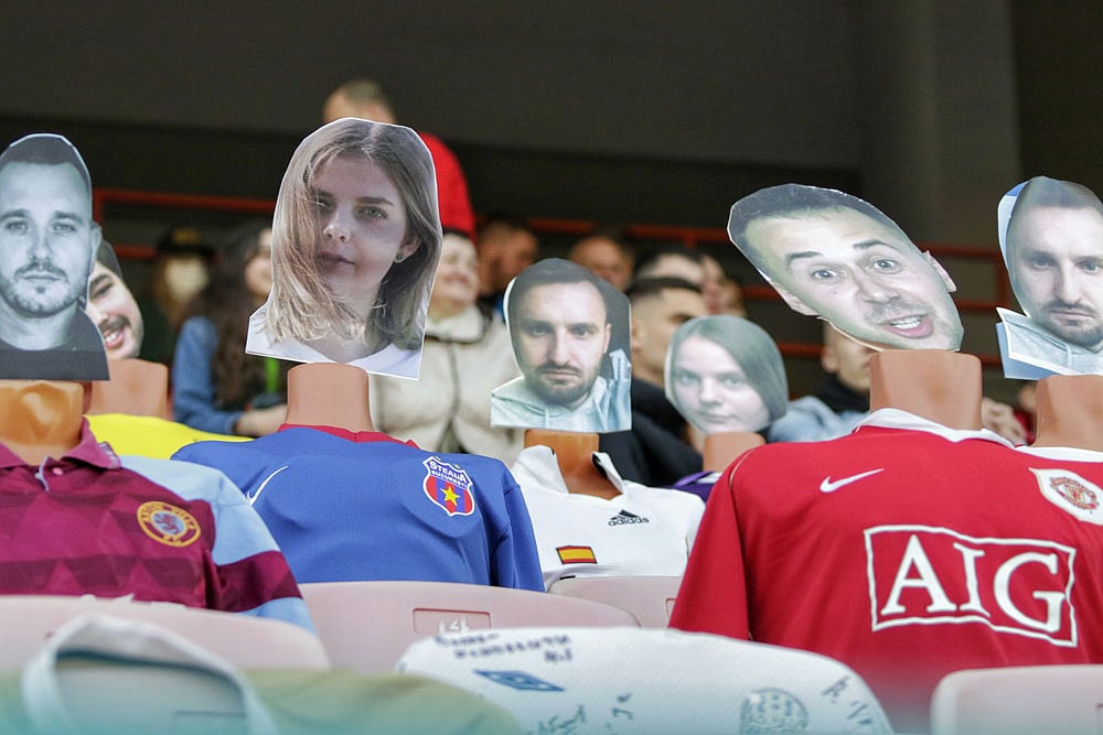 Mannequins Replace Fans As Belarusian League Continues Amid Coronavirus Pandemic