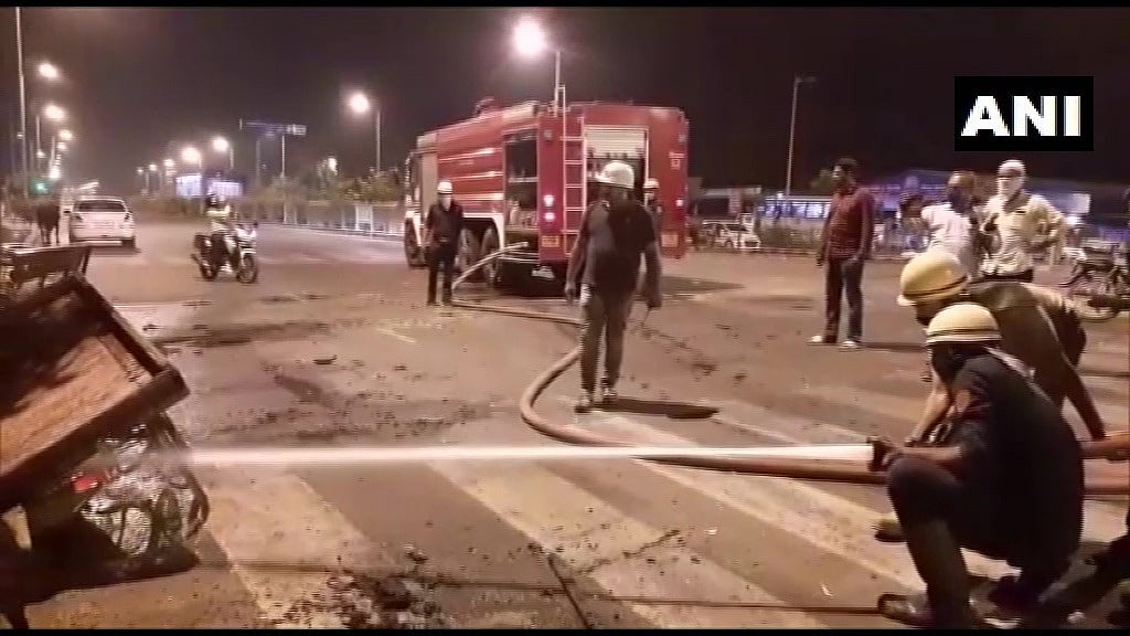 Seeking To Go Home Amid Coronavirus Lockdown, Migrant Workers Set Vehicles Ablaze In Surat