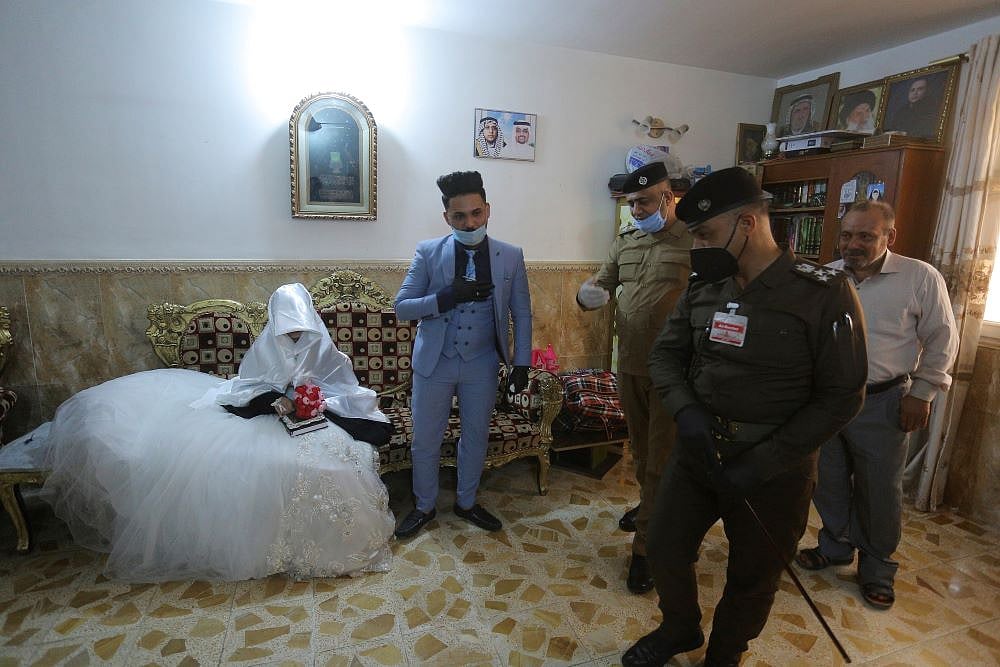 Iraqi Couple Gets Police Help to Wed Amid Coronavirus Curfew