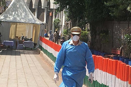 Delhi Police Lodged FIR Against Hawkers, Shopkeepers In Nizamuddin, But Ignored Markaz Masjid Gathering