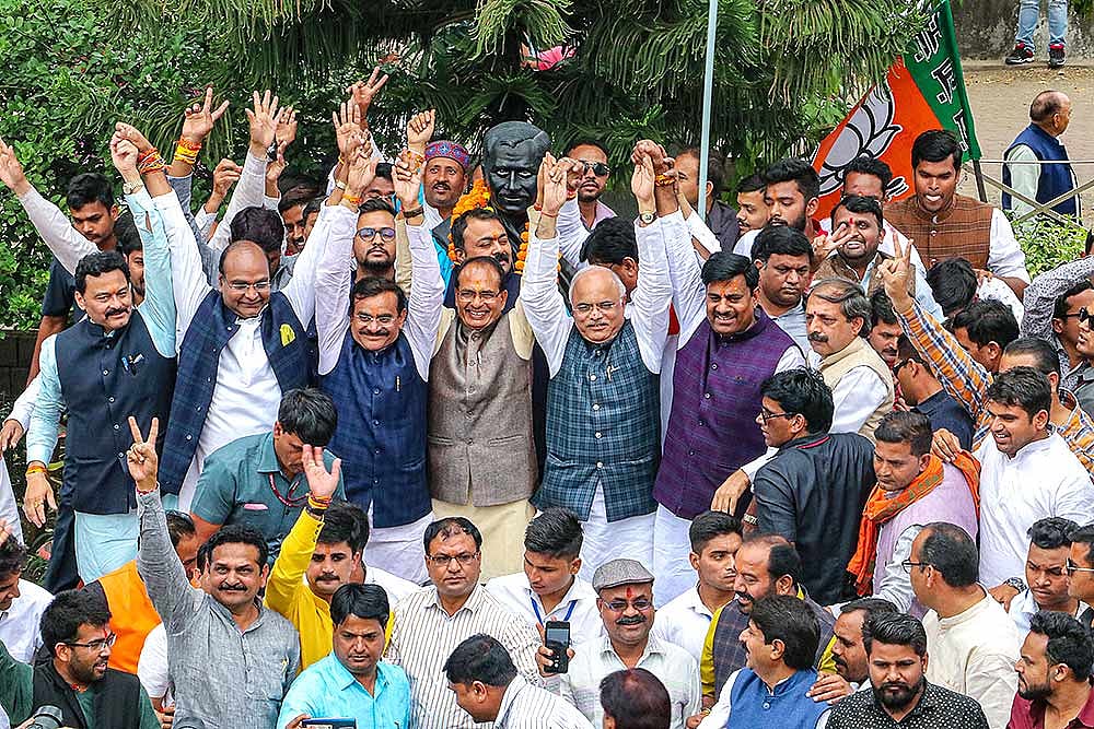 MP: Five BJP Leaders Take Oath As Ministers, Two Scindia Loyalists Inducted In Cabinet