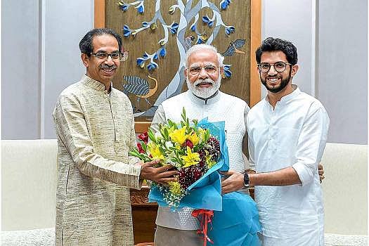 BJP Offers Olive Branch To Shiv Sena Over Uddhav’s Entry Into Maha House
