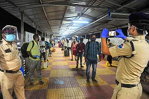 Centre Issues SOP For Train Travel; Confirmed E-tickets Mandatory To Enter Station