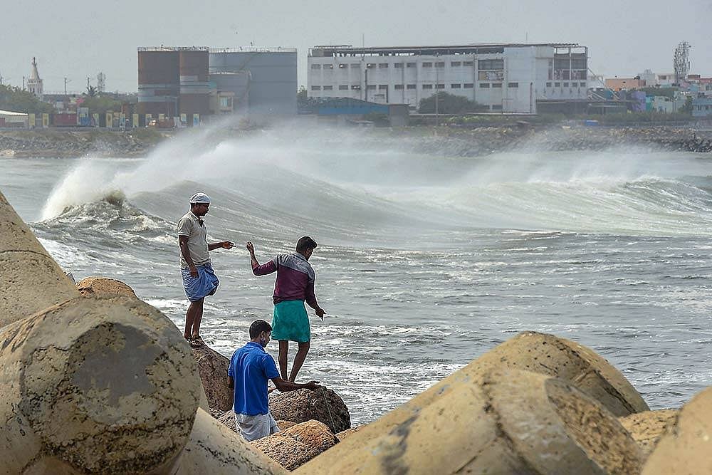 Amphan Highlights: First Arm Of Cyclone Touches Land, 2 Dead In West Bengal