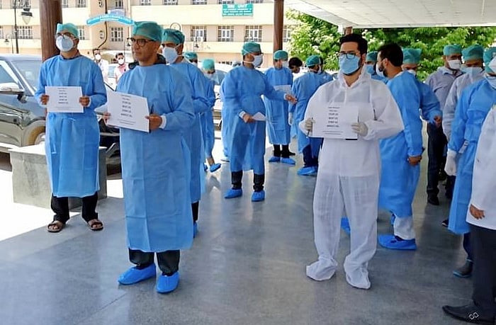 'Will Strip You Naked': Jammu and Kashmir Police Detain On-call Doctor In Srinagar