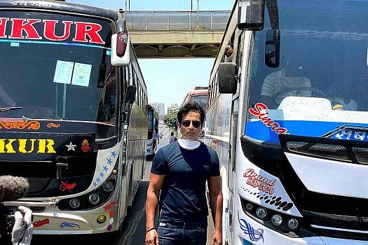 'Nothing To Do With Politics': Sonu Sood Says He Works For Migrants Out Of Love