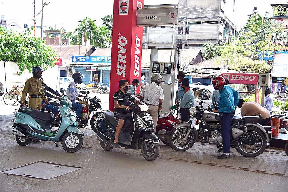 In 5th Straight Daily Rise, Petrol And Diesel Prices Hiked By 60 Paise/litre