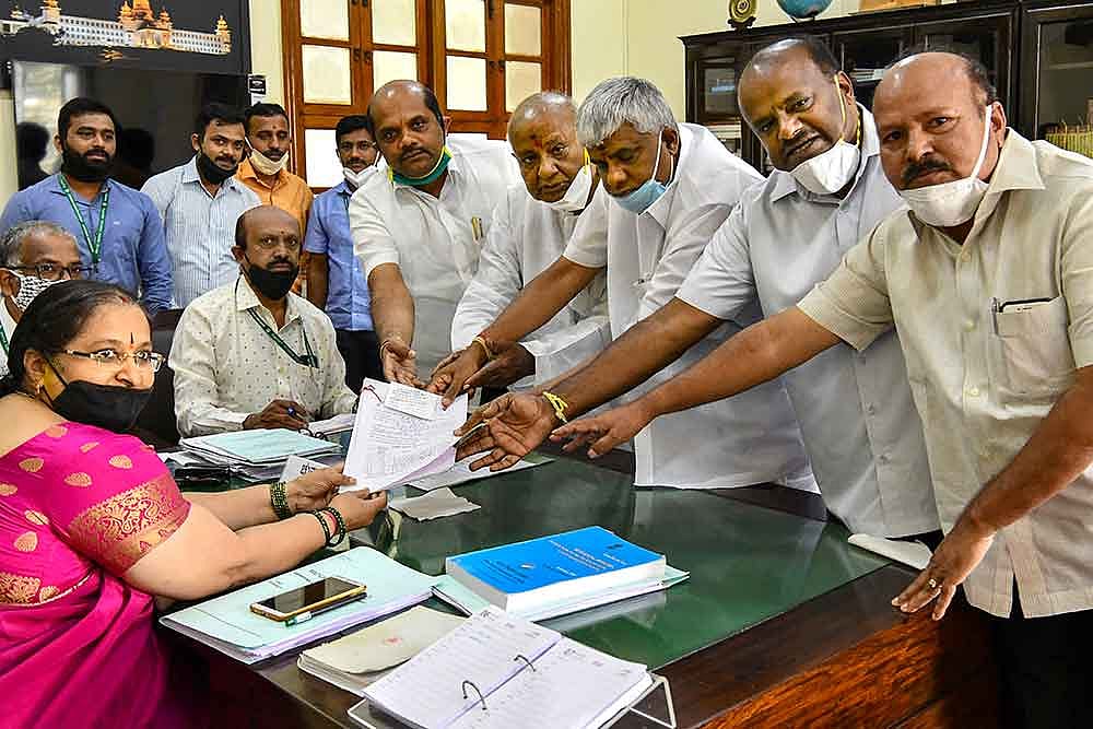 Deve Gowda, Mallikarjun Kharge And 2 BJP Candidates 'Unanimously' Elected To RS From Karnataka