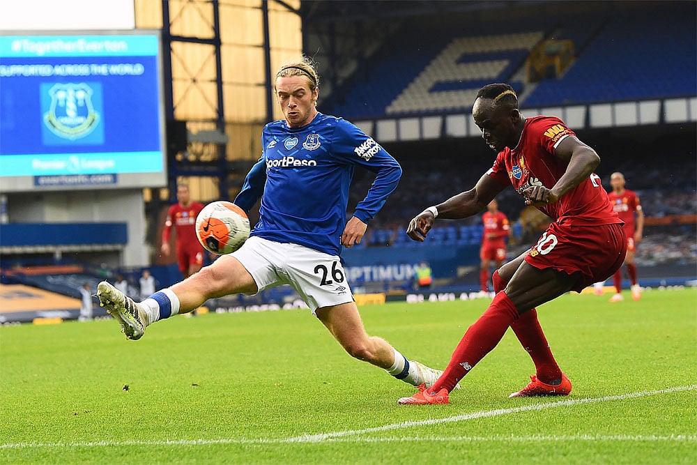 Everton 0-0 Liverpool: Davies Goes Close But Merseyside Derby Stalemate Holds