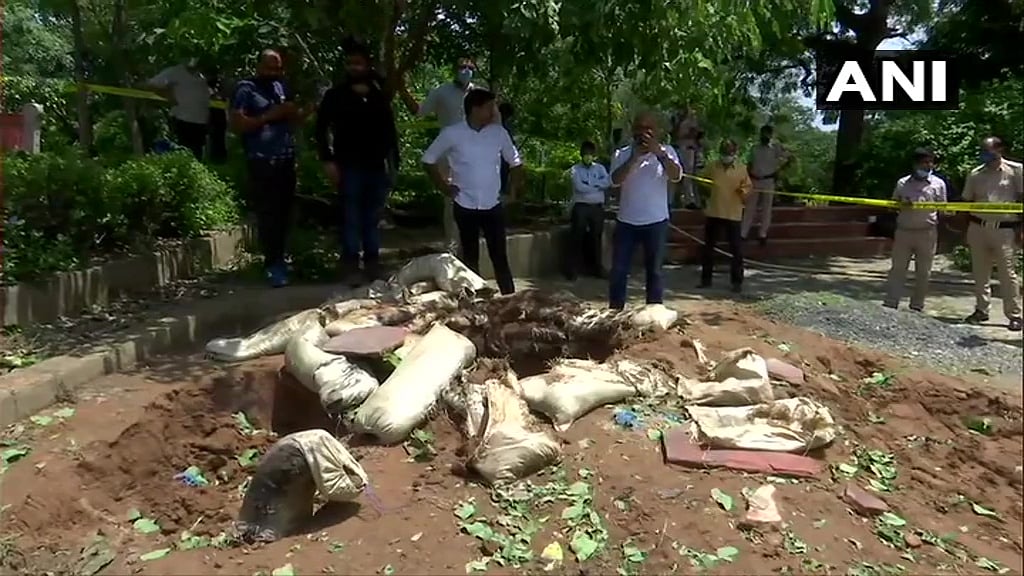 Large Quantity Of Explosives, ISIS Flag Recovered From Arrested ISIS Operative's House In Delhi: Police