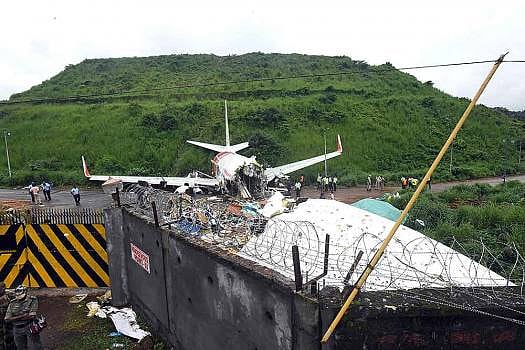 Kerala Plane Crash: Govt Aviation Body Sidelines Its Own 46 Experts To Set up Probe Panel