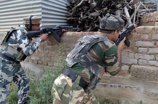 File Image : 2 Terrorists Dead, 2 Army Personnel Injured As Gunbattle Resumes In J-K's Baramulla