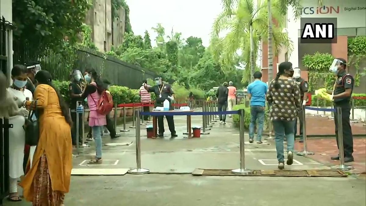 Face Masks, Staggered Entry And Exit: JEE Main Begins Today Amid Strict Covid Precautions
