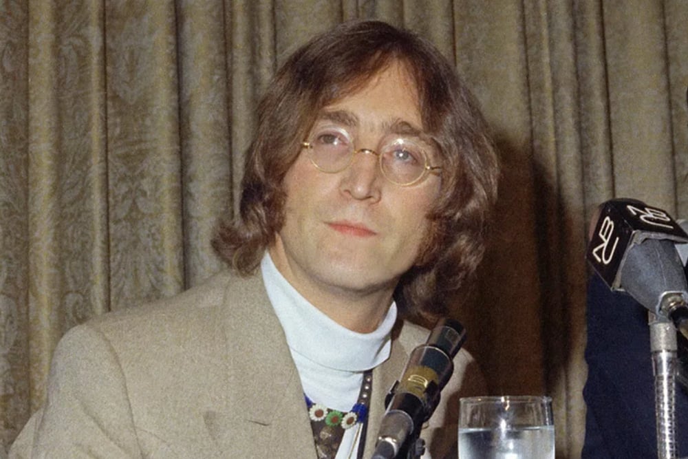 Lennon's Killer Says He Sought Glory, Deserves Death Penalty For 'Despicable Act'