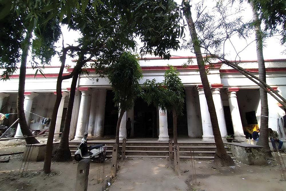 Sledgehammer In The Armoire Of Philistines