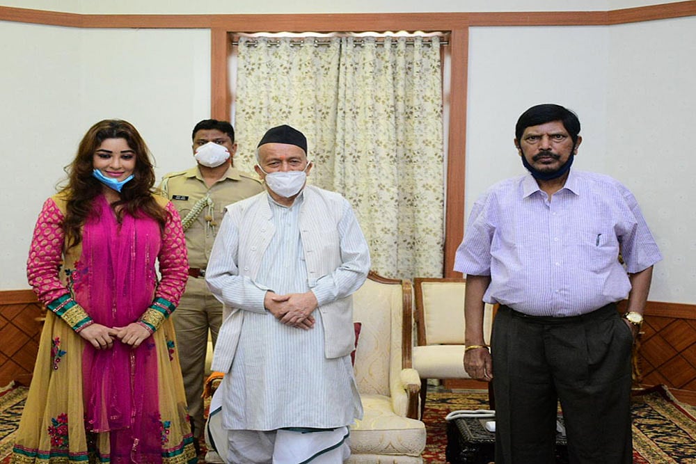 Payal Ghosh Meets Maharashtra Governor, Seeks Justice