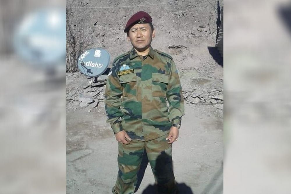 Tibetan Flags, Tri-Colour Waved At SFF Commander’s Last Rites