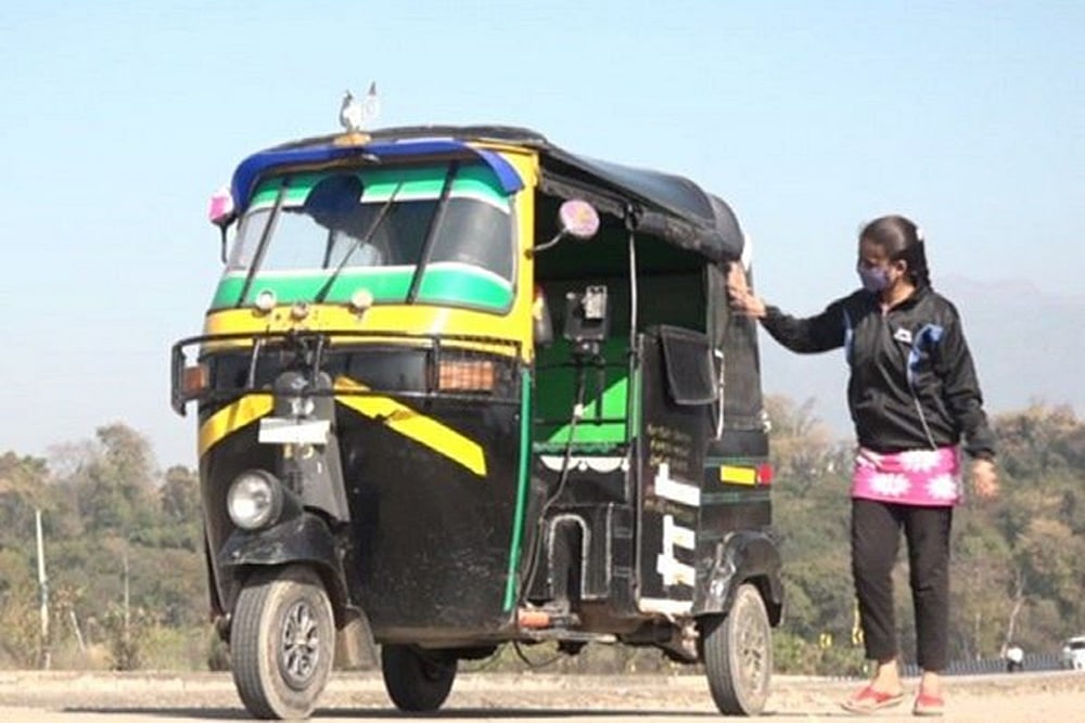 Meet Banjeet Kaur, Female Auto Driver Breaking Stereotypes In J&K