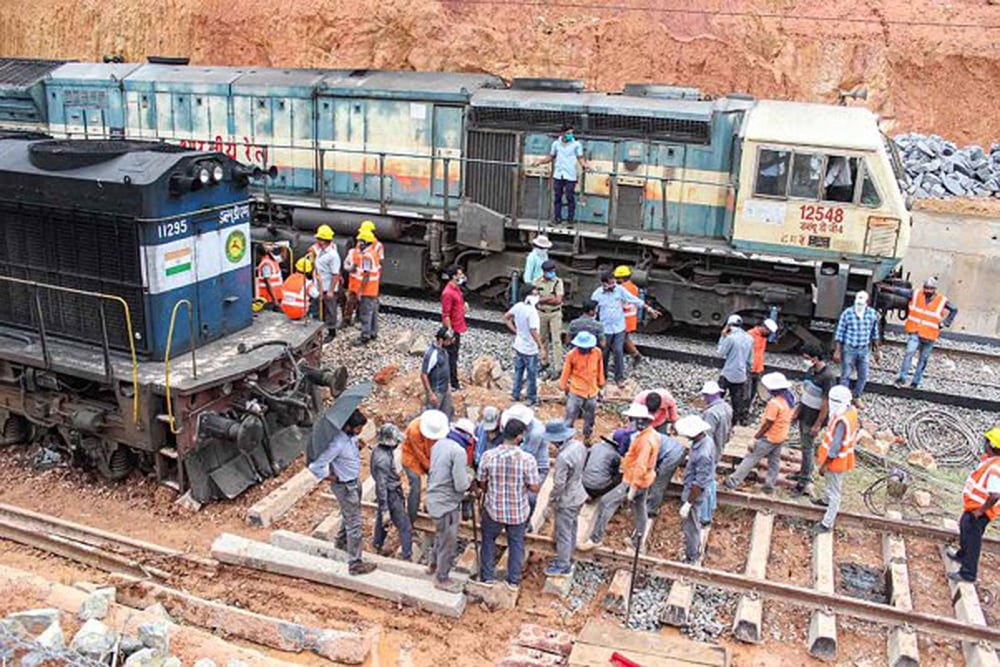 Ganga Sutlej Express Train's Bogies Decouple Near Chakraj Mal in Uttar Pradesh