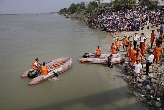 UP: 18 People Rescued After Boat Capsizes In Ganga River