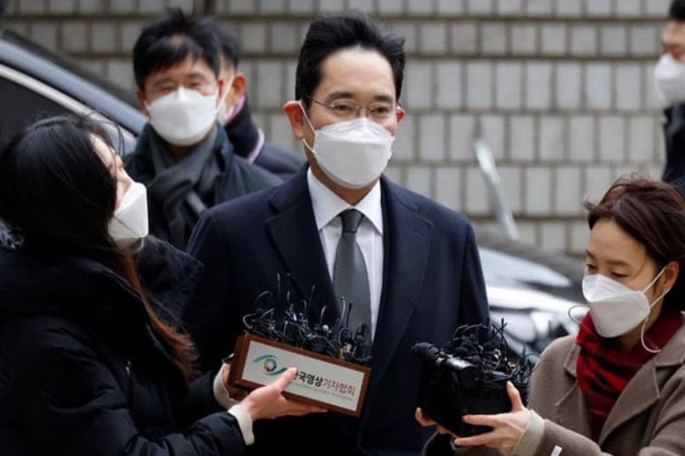 Samsung Chief Lee Jae-Yong Jailed For 2.5 Years Over Corruption Scandal