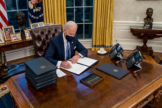 US President Joe Biden Removes Trump's Diet Coke Button From White House Desk, Twitter Reacts
