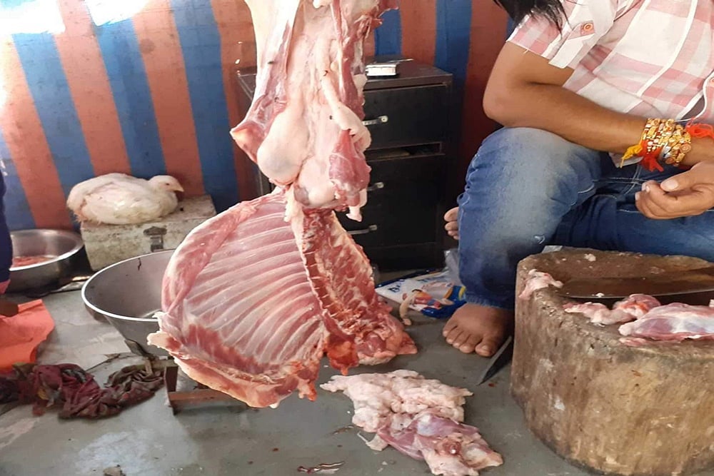 Shocking! Eggs, Mutton Found Being Sold In Public Toilet In Indore