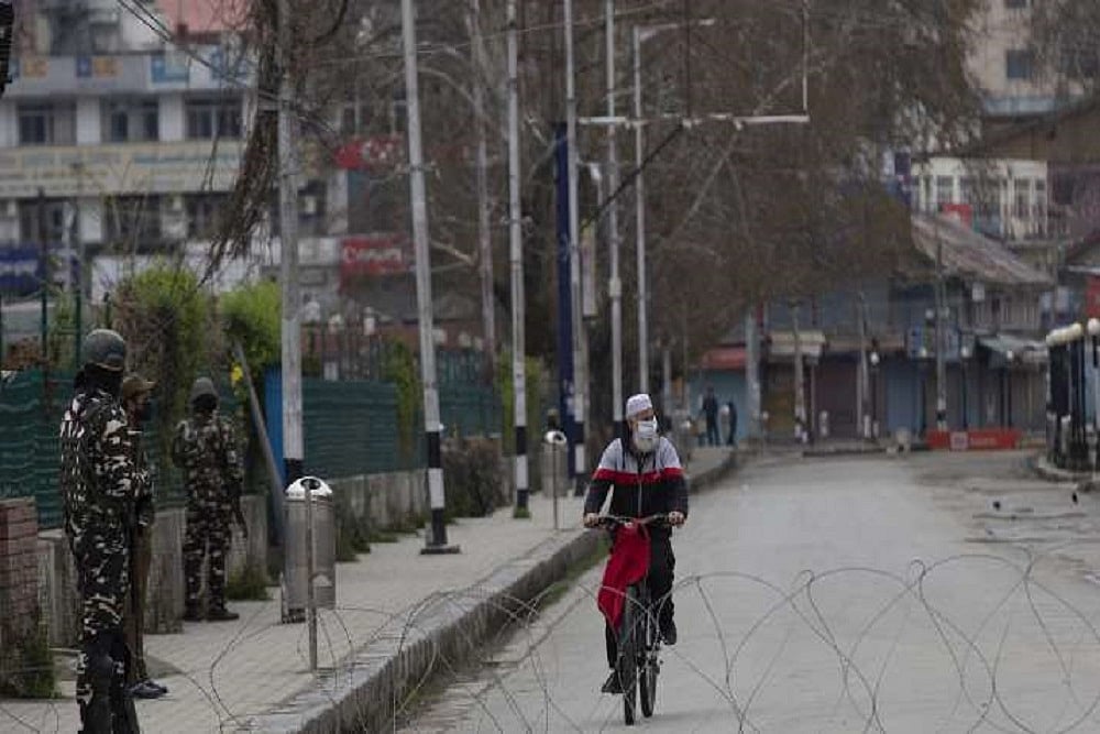 Over 500 Detained In Kashmir After The Targeted Attack On Civilians
