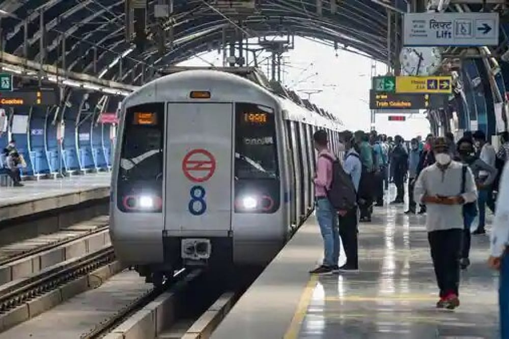 Delhi Metro Commuters Can Now Enjoy Free High Speed Internet