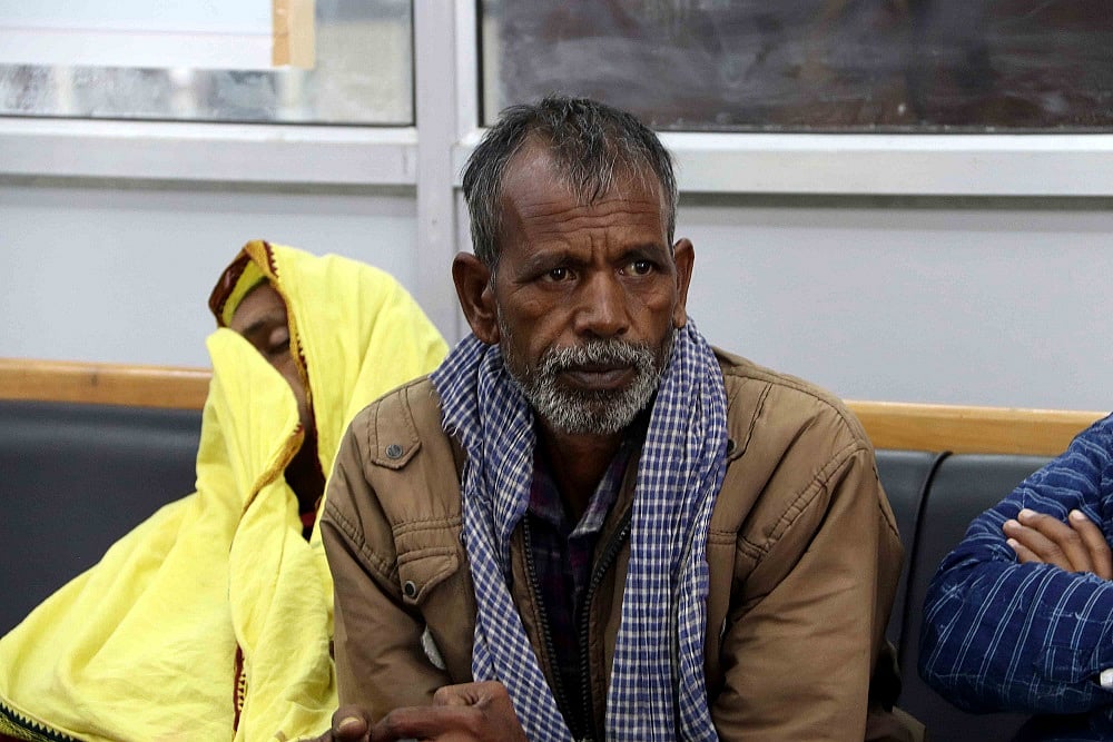 Kashmir Civilian Killings: Panicky Migrant Workers Start Leaving Valley