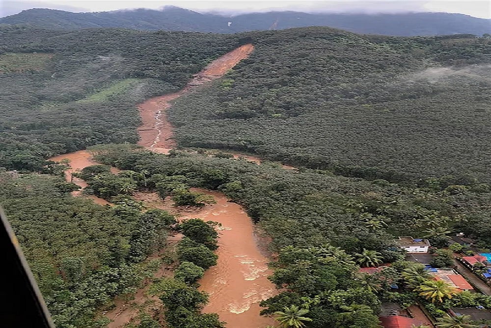 Water Discharge From Mettur Dam Increased To Two Lakh Cusecs