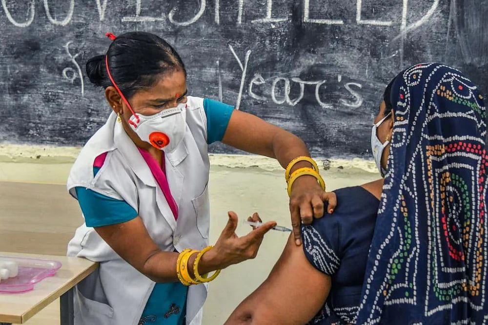India Crosses 100 Crore Vaccine Doses: Red Fort Gets Largest Tricolour