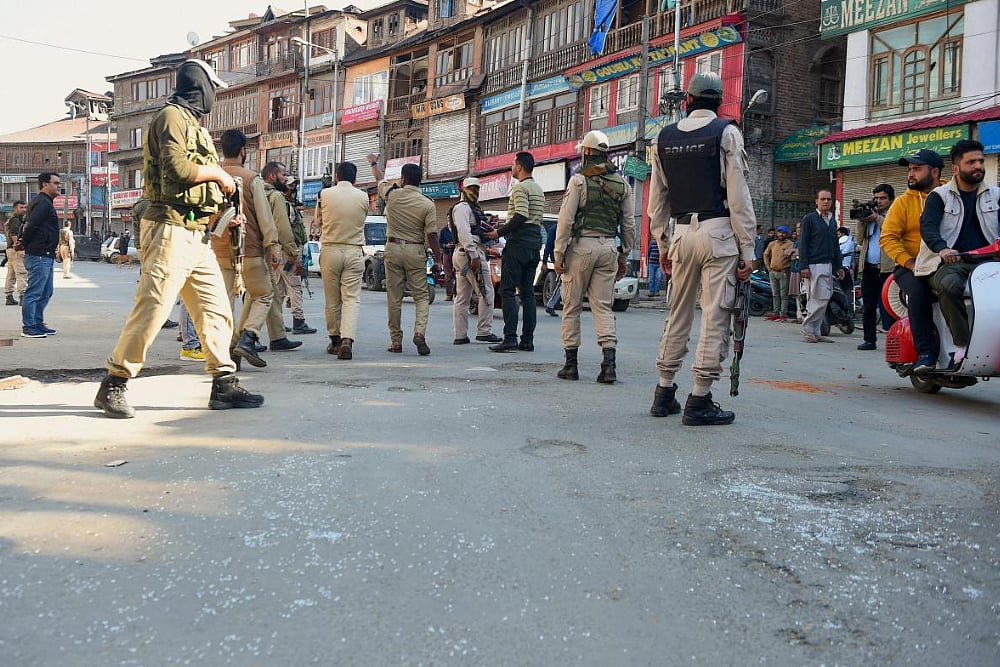 Police Seize Residential Property Used To Shelter Terrorists In J-K's Pulwama