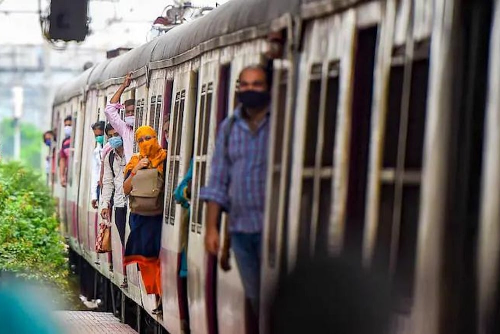 Karnataka Woman Selling Vegetable On Train Beaten By RPF Constable For Traveling Without Ticket