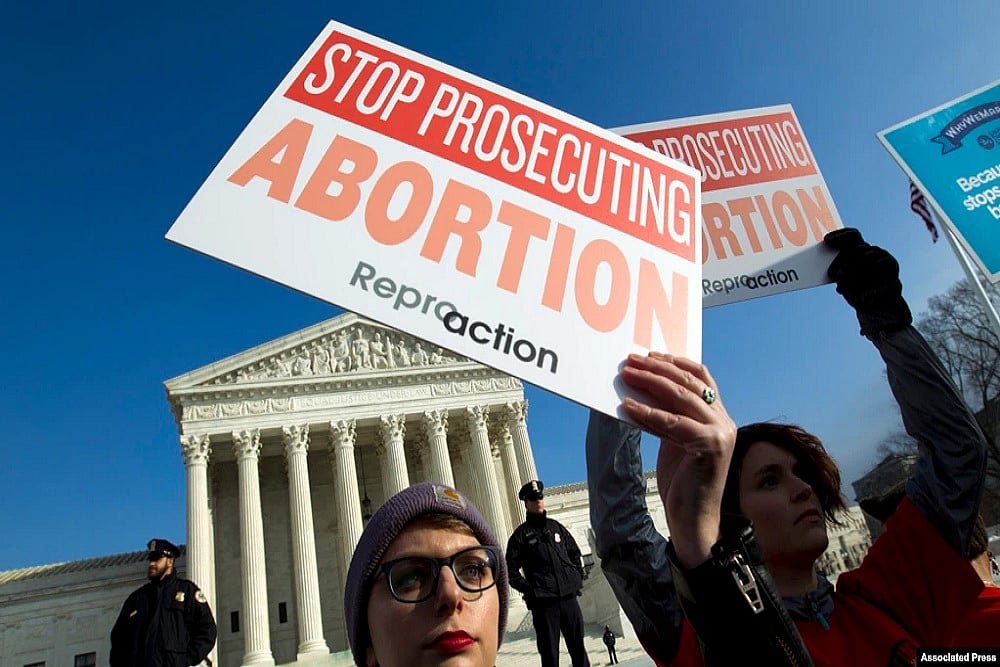 US Court Reinstates Ban On Most Abortions Day After Texas Clinics Began To Operate