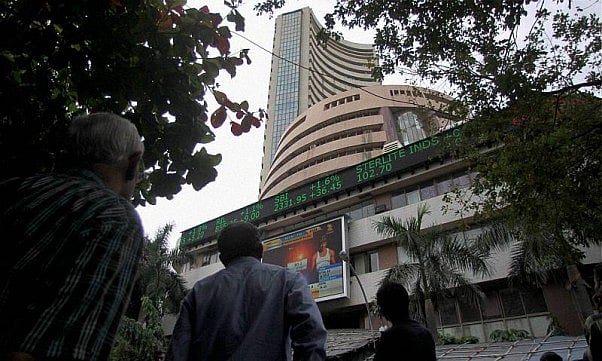 Sensex Slumps Over 300 Points. Tech Mahindra Top Loser, Followed By HDFC, SBI, More