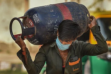 Congress Attacks Centre Over Steep Commercial LPG Price Hike