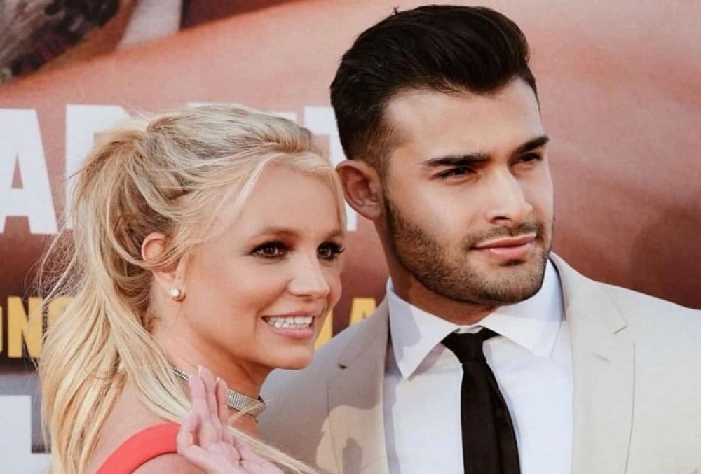 Britney Spears Is 'Considering Venues' For Her Wedding With Fiancé Sam Asghari