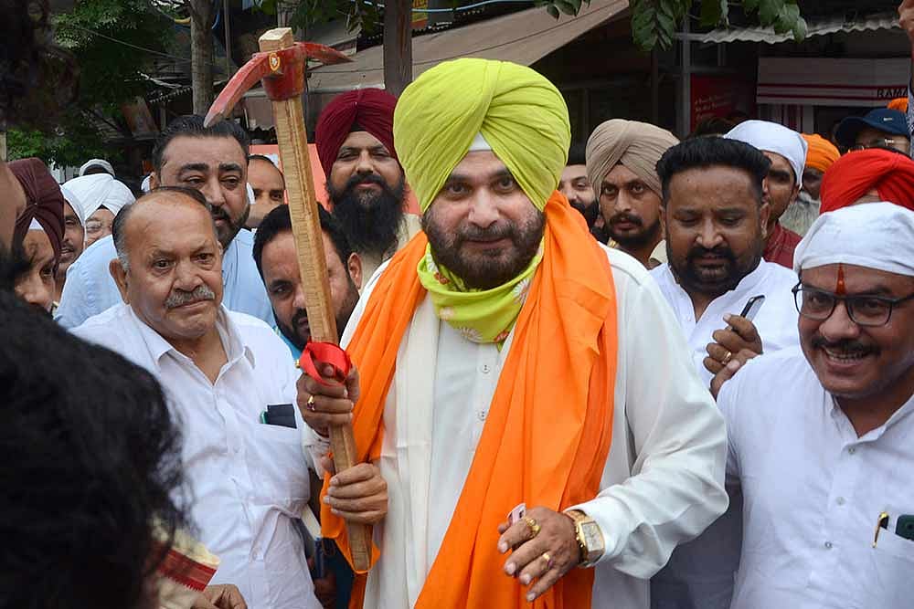 Taking A Dig At Sidhu's 'Bada Bhai' Remark, Tewari Calls Imran Khan 'Cat's Paw 'Of Pakistani Deep State