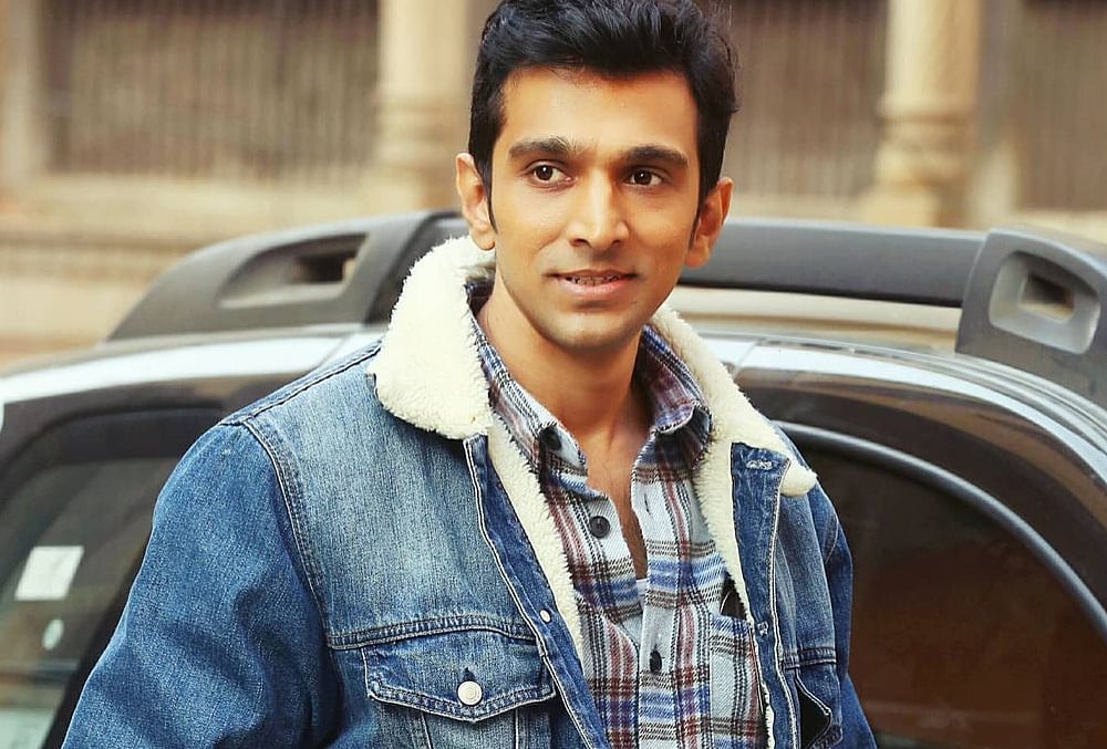 Instagram : Pratik Gandhi