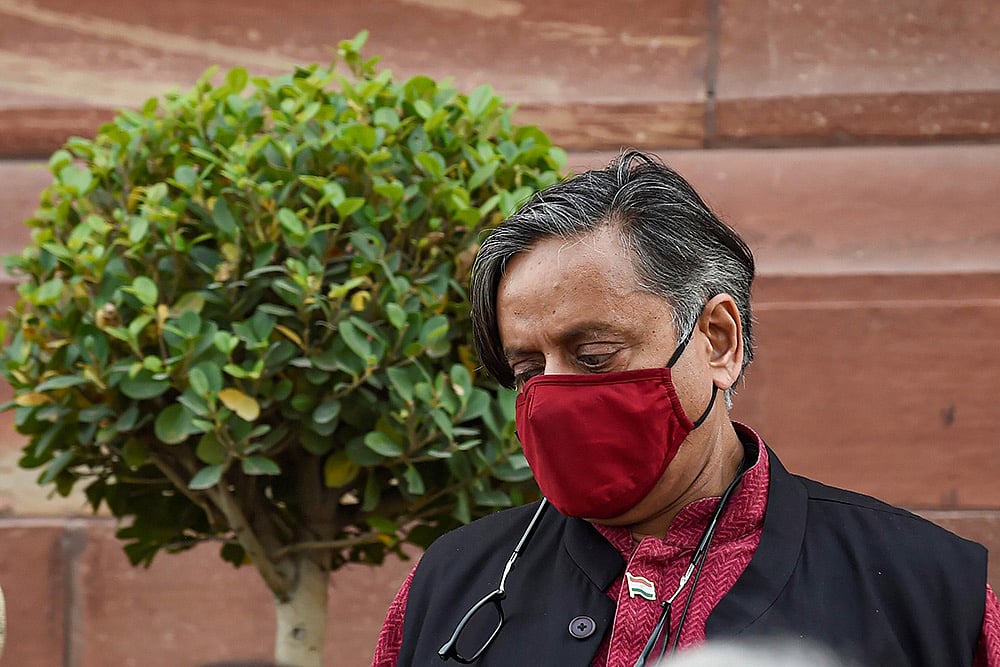 Tharoor's Selfie With Six Women MPs Tweet Sparks Row