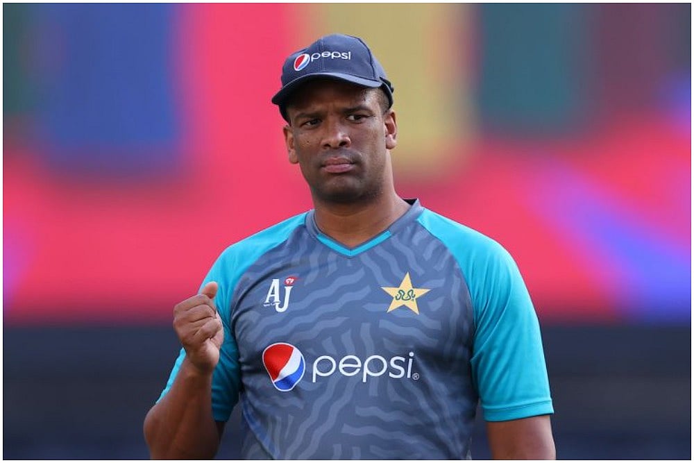 Omicron Virus Leaves Cricket On Sticky Wicket - Vernon Philander Impacted, 6 Sri Lanka Women Test COVID Positive