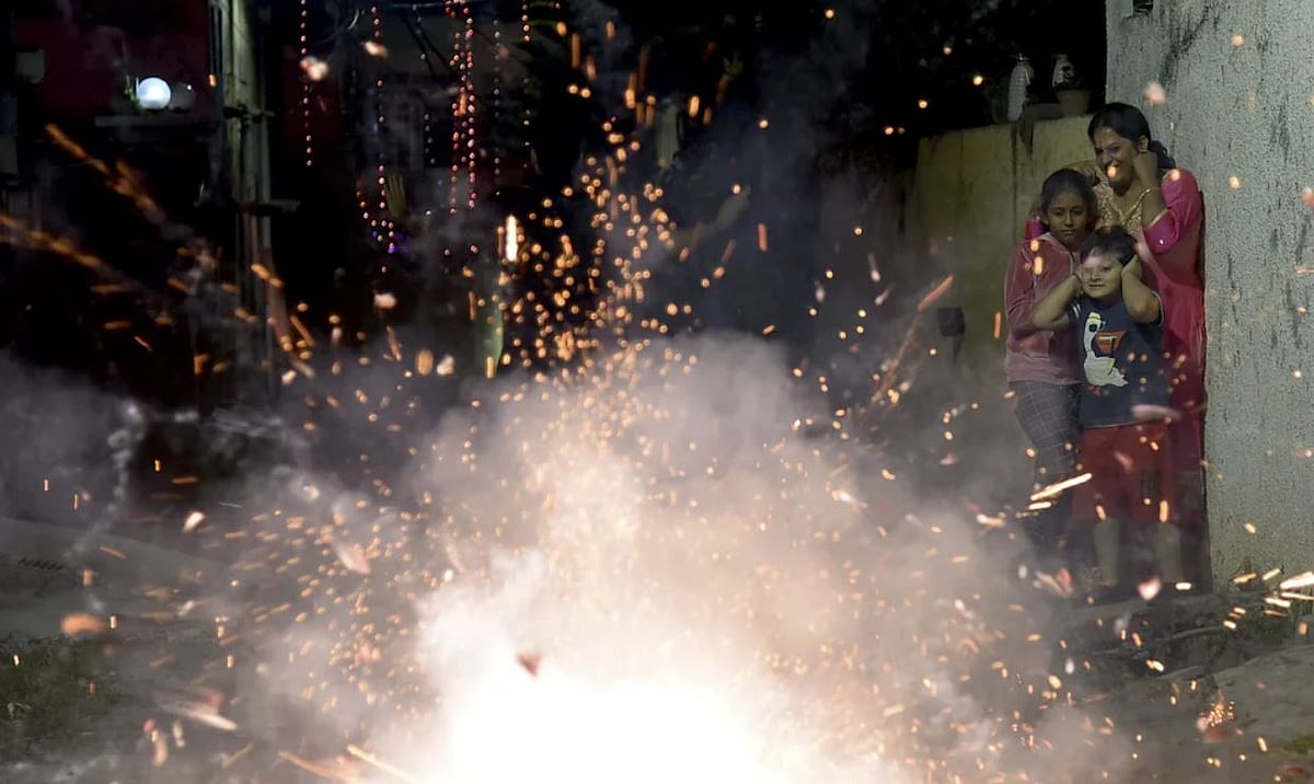 Mumbai Experiences Quieter Diwali Than Last Year Despite More Crackers, Says NGO