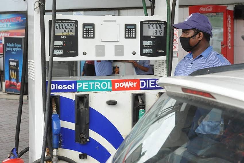 Punjab Slashes Prices Of Petrol By Rs 10/Litre And Diesel By Rs 5/ Litre