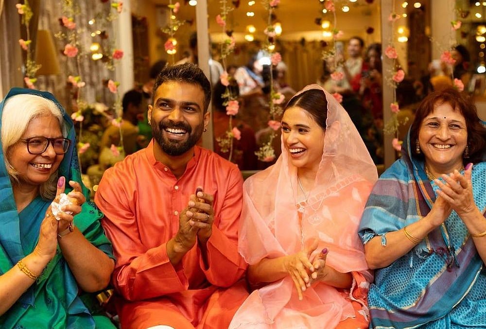Shalmali Kholgade Marries Farhan Shaikh In Her Living Room; Singer's Dad Officiates Marriage