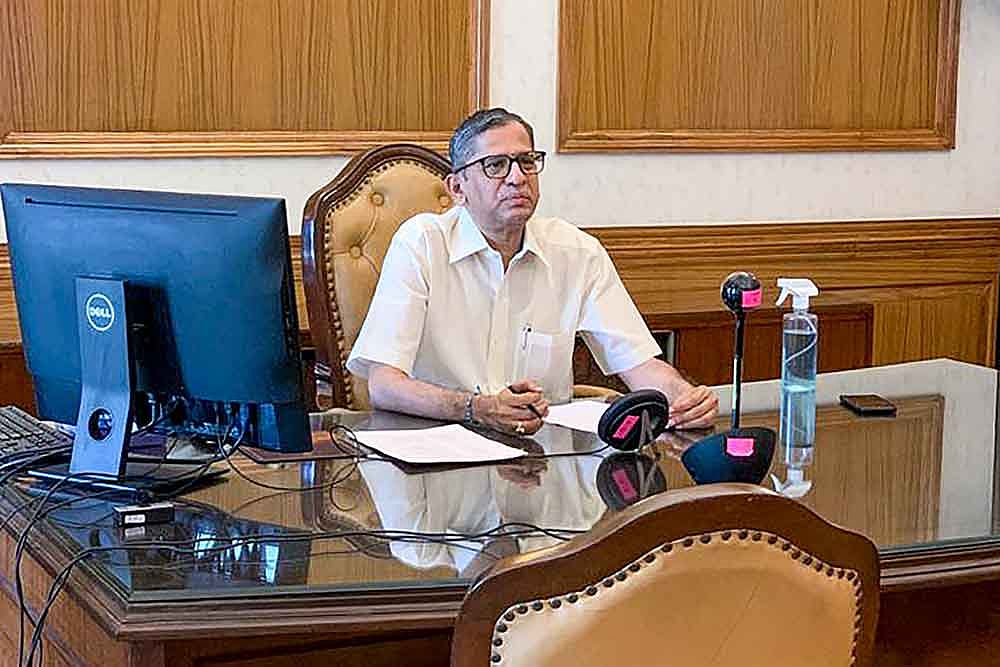 SC Acquits Bank Official Accused In Fraudulent Withdrawal Of Rs 10 lakh, Raps CBI For 'Casual' Probe