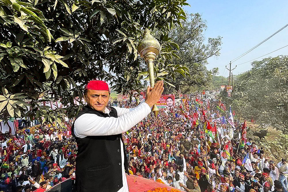 Akhilesh Mocks BJP's 'Double-Engine' Govt, Says Engines Are Colliding