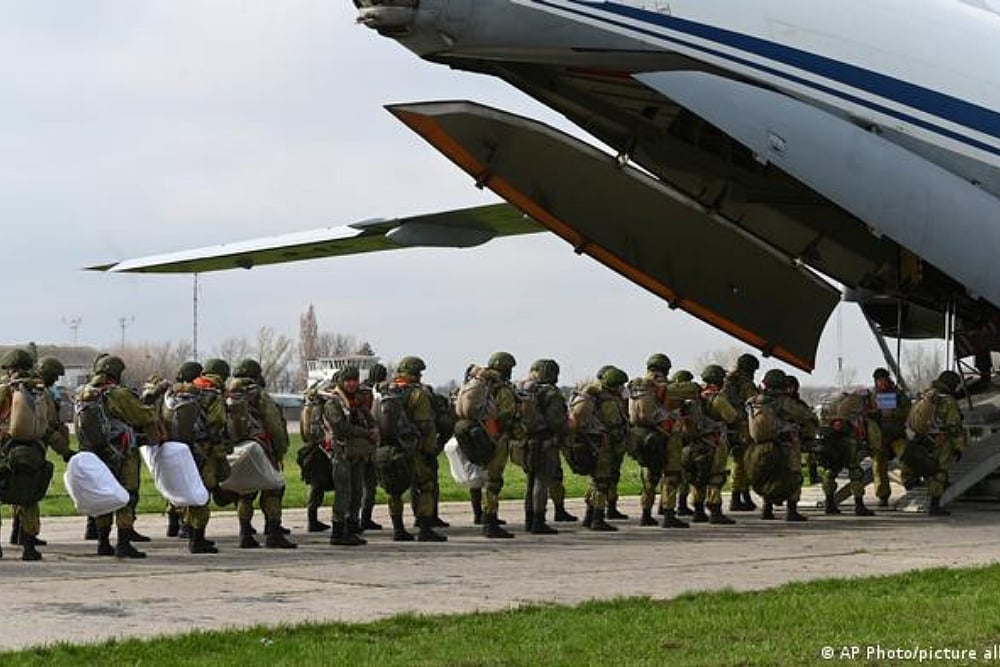 Ukraine: 'Don't Violate Territorial Integrity' Germany Warns Russia