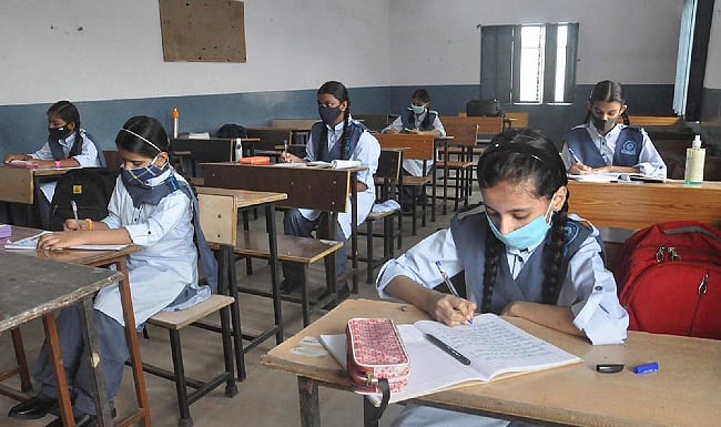 Majority parents want schools shut only if there are multiple Omicron cases in their vicinity: Survey