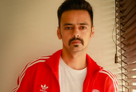 Varunn Jain Feels Blessed To Have Worked With Seasoned Actors Like Neelu Vaghela, Rupal Patel